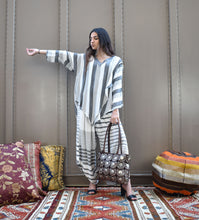 Load image into Gallery viewer, V-Neck Top