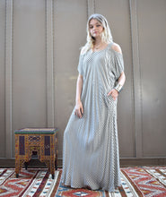 Load image into Gallery viewer, Cold Shoulder Dress